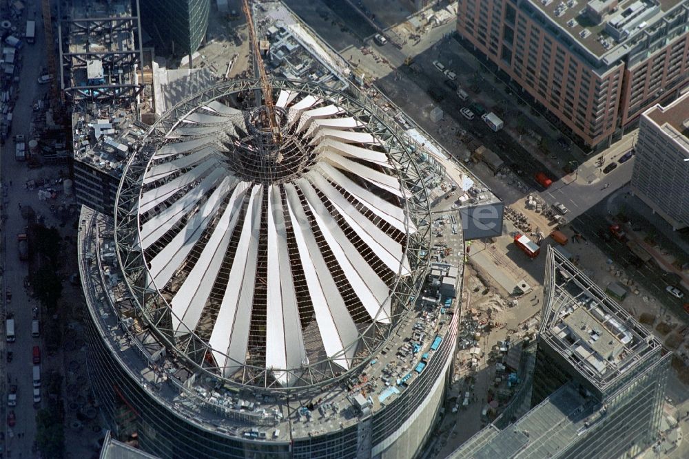 Berlin aus der Vogelperspektive: Neubau des Sony - Center am Potsdamer Platz in Berlin-Mitte