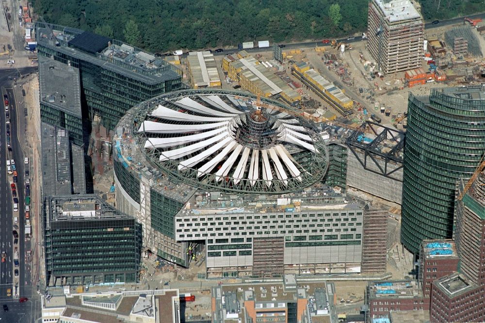 Berlin von oben - Neubau des Sony - Center am Potsdamer Platz in Berlin-Mitte