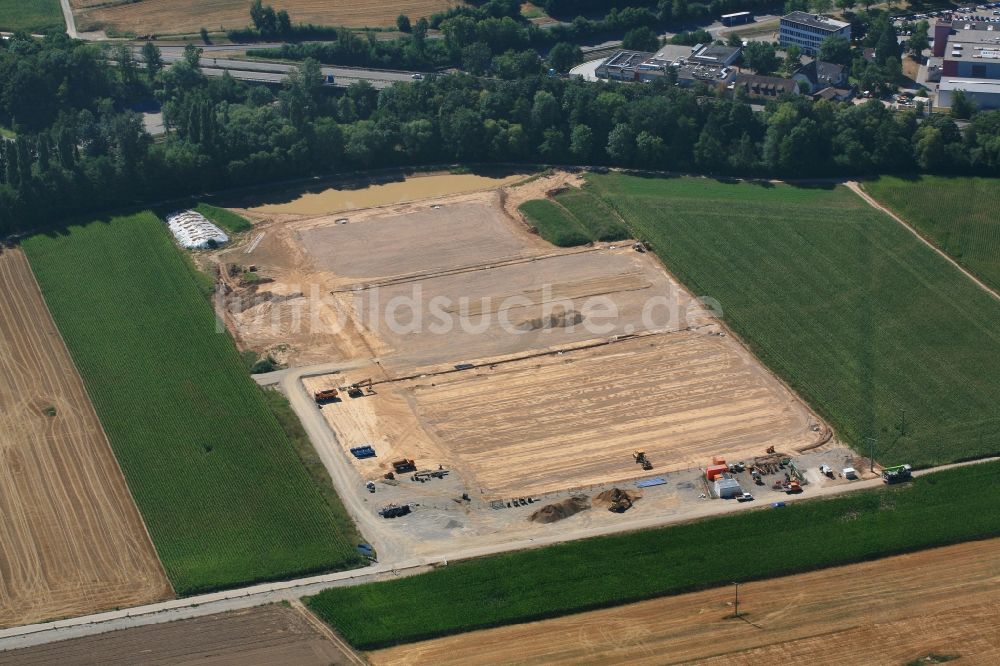 Binzen aus der Vogelperspektive: Neubau der Sportplatzanlagen in Binzen im Bundesland Baden-Württemberg, Deutschland