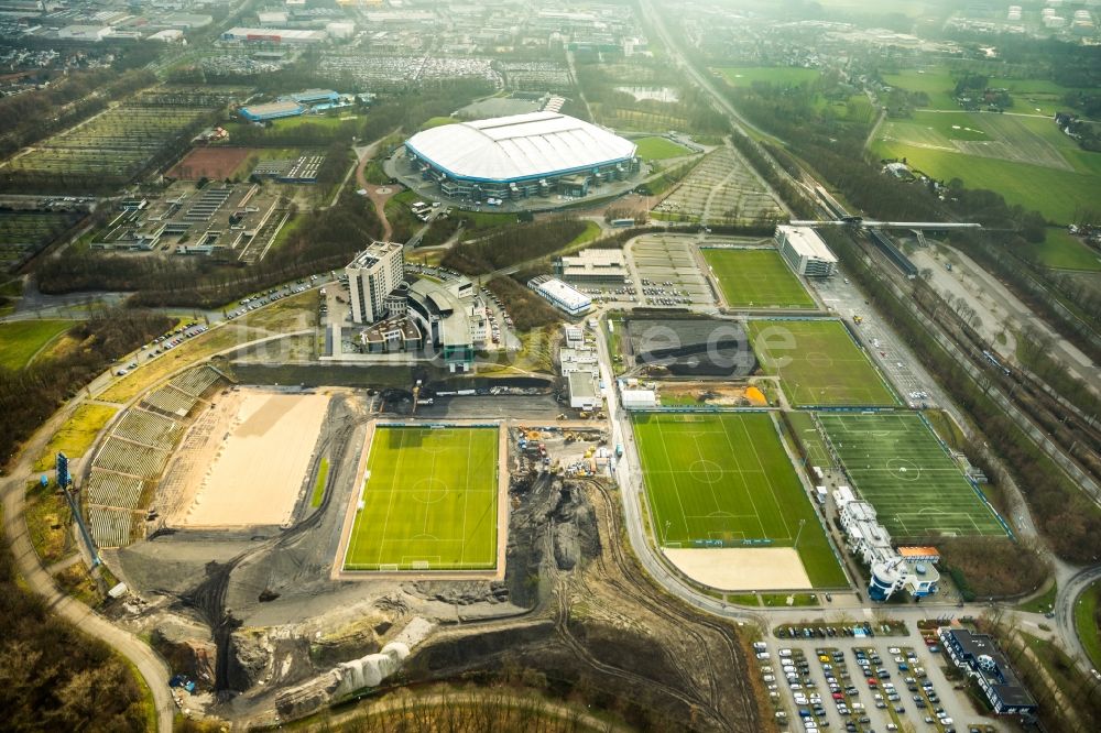 Luftbild Gelsenkirchen - Neubau der Sportplatzanlagen des FC Gelsenkirchen-Schalke 04 e.V. zwischen dem Ernst-Kuzorra-Weg und der Parkallee im Ortsteil Gelsenkirchen-Ost in Gelsenkirchen im Bundesland Nordrhein-Westfalen, Deutschland