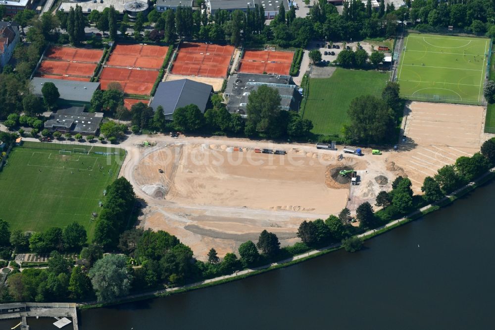 Lübeck von oben - Neubau der Sportplatzanlagen des Lübecker Ballspielverein Phoenix von 1903 e. V. in Lübeck im Bundesland Schleswig-Holstein, Deutschland