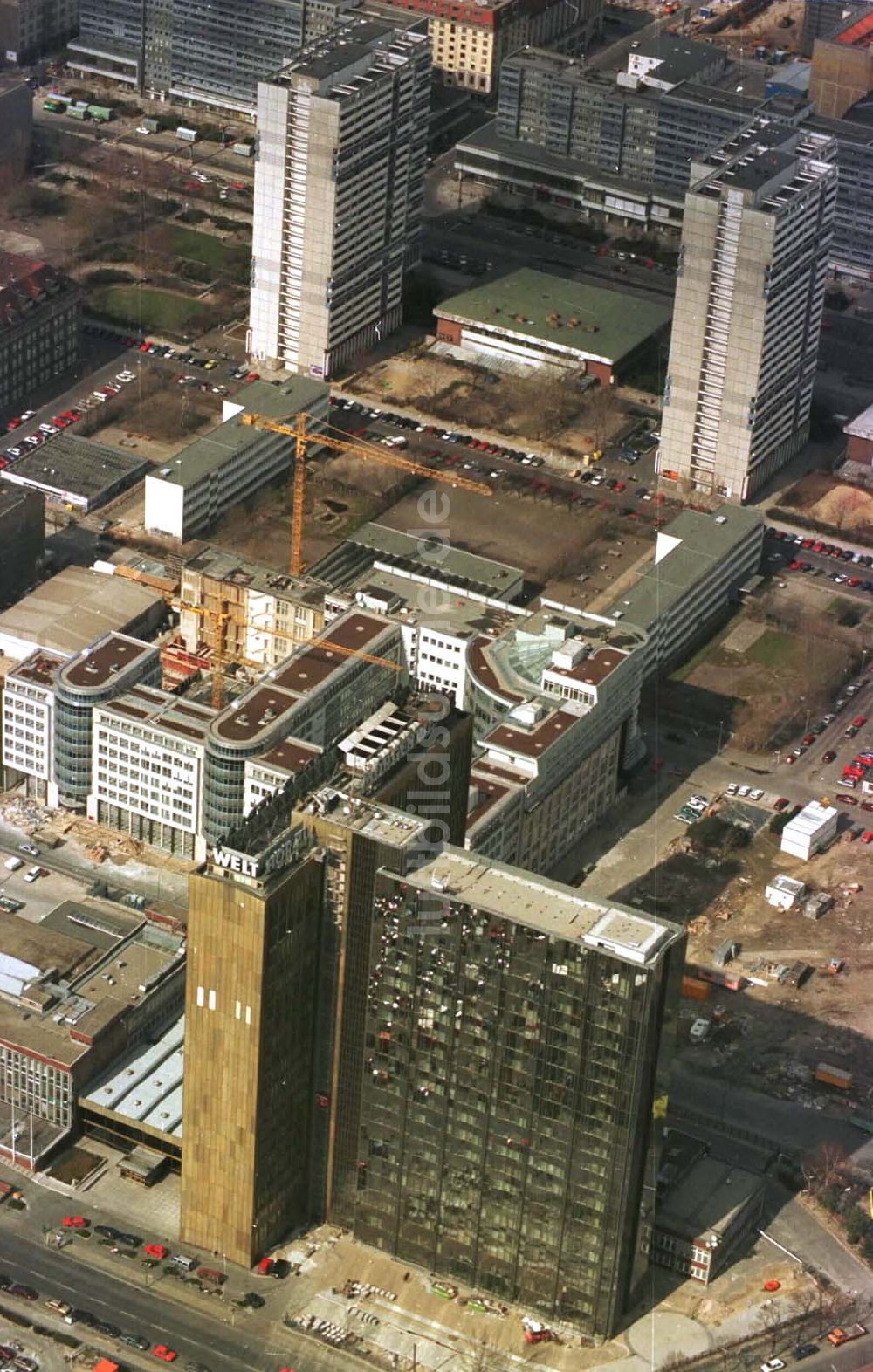 Luftbild Berlin - 26.03.95 Neubau Springer-Hochhaus, Kochstraße