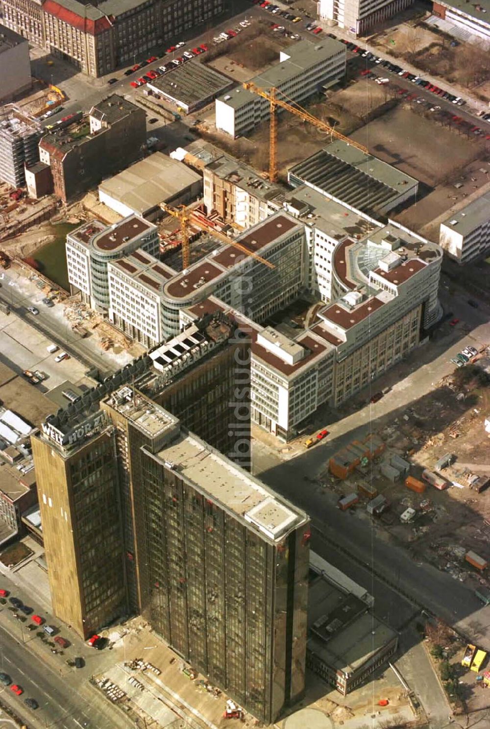 Luftaufnahme Berlin - 26.03.95 Neubau Springer-Hochhaus, Kochstraße