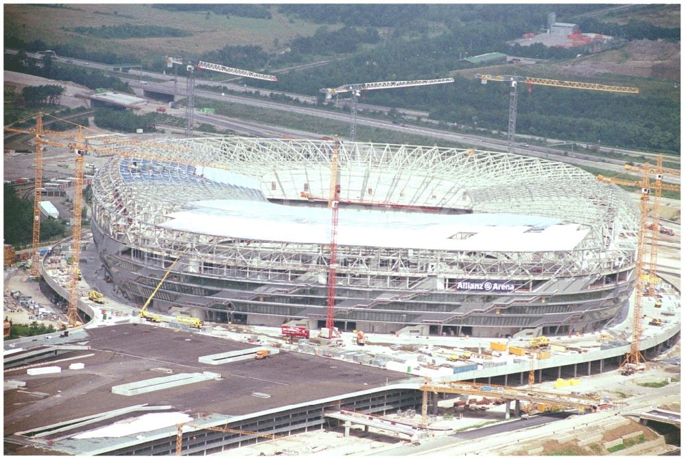 München von oben - Neubau des Stadion Allianz Arena in München im Bundesland Bayern, Deutschland