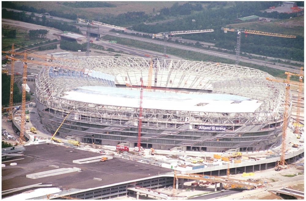 München aus der Vogelperspektive: Neubau des Stadion Allianz Arena in München im Bundesland Bayern, Deutschland