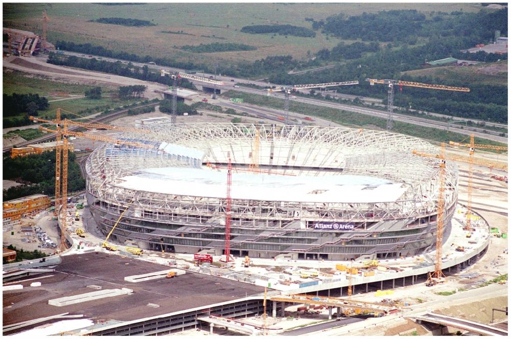 Luftbild München - Neubau des Stadion Allianz Arena in München im Bundesland Bayern, Deutschland