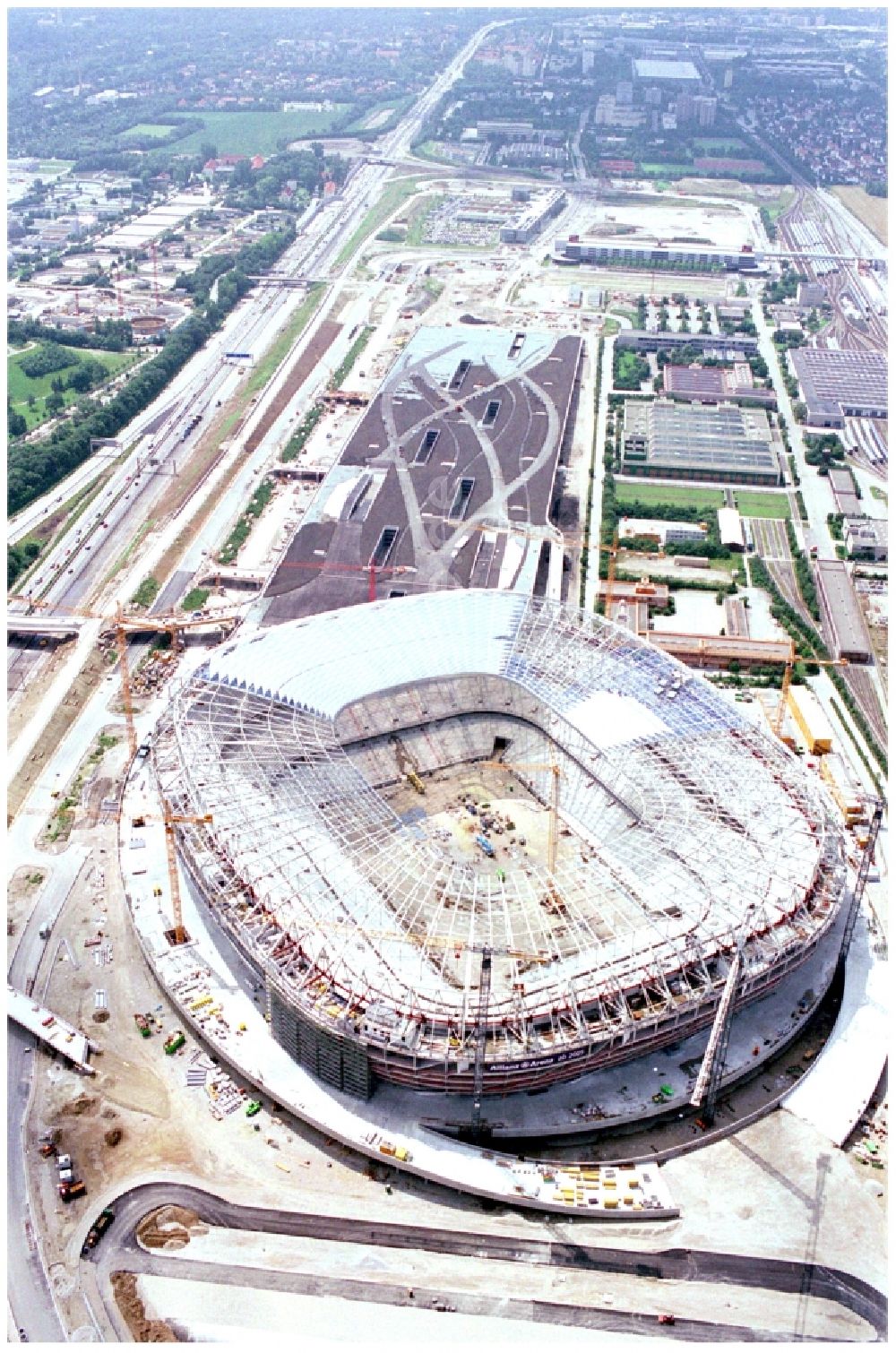 Luftaufnahme München - Neubau des Stadion Allianz Arena in München im Bundesland Bayern, Deutschland