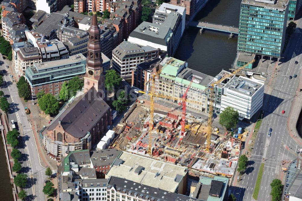 Hamburg von oben - Neubau eines Stadtquartier- Wohnhauses in der Hamburg-Altstadt durch HTP HOCHTIEF Solutions AG