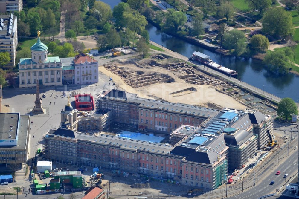 Luftaufnahme Potsdam - Neubau des Stadtschloß und Brandenburger Landtag in Potsdam im Bundesland Brandenburg