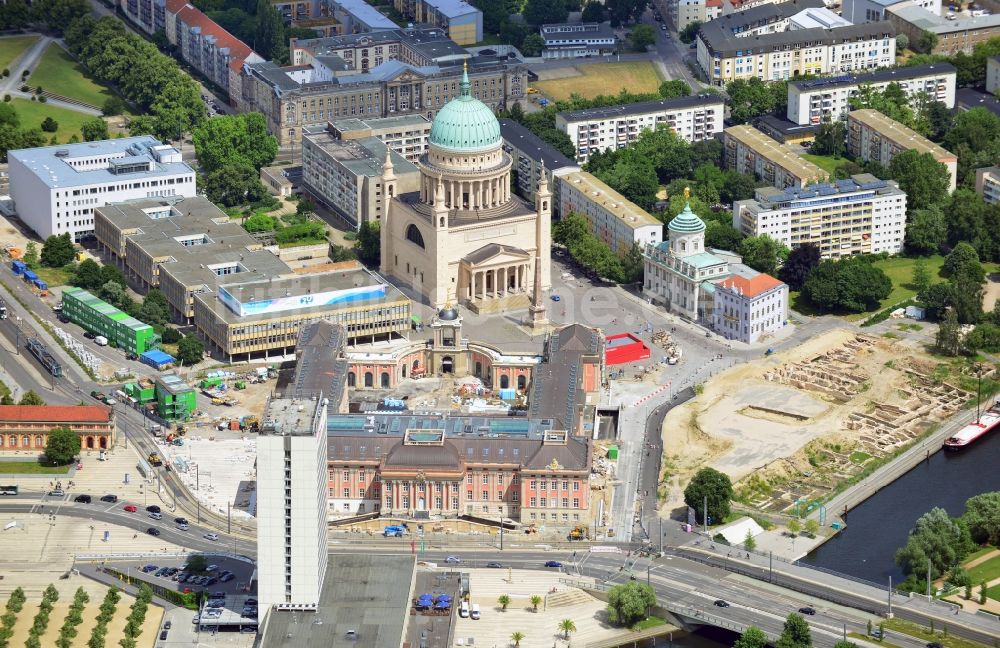 Luftaufnahme Potsdam - Neubau des Stadtschloß und Brandenburger Landtag in Potsdam im Bundesland Brandenburg