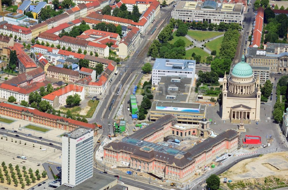 Potsdam aus der Vogelperspektive: Neubau des Stadtschloß und Brandenburger Landtag in Potsdam im Bundesland Brandenburg