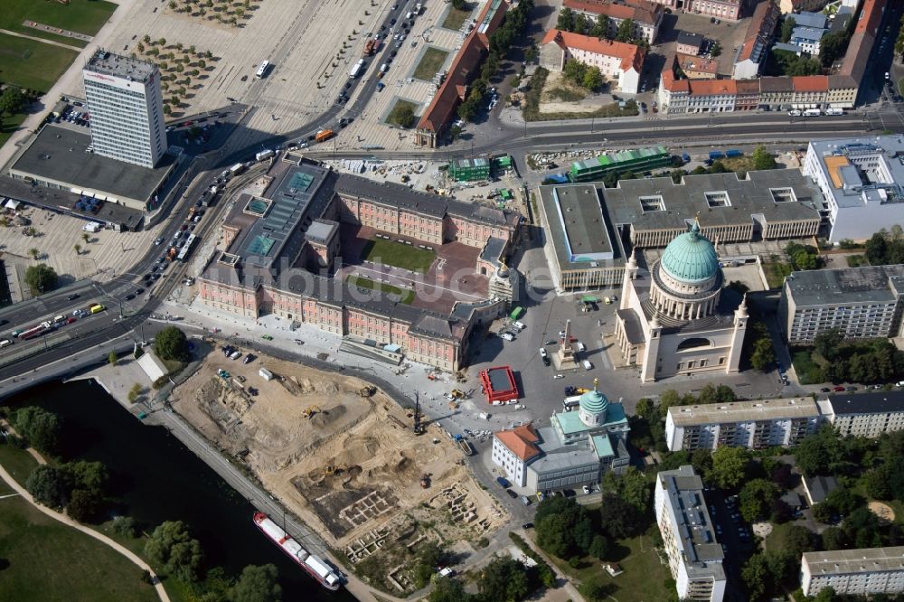 Luftaufnahme Potsdam - Neubau des Stadtschloß und Brandenburger Landtag in Potsdam im Bundesland Brandenburg