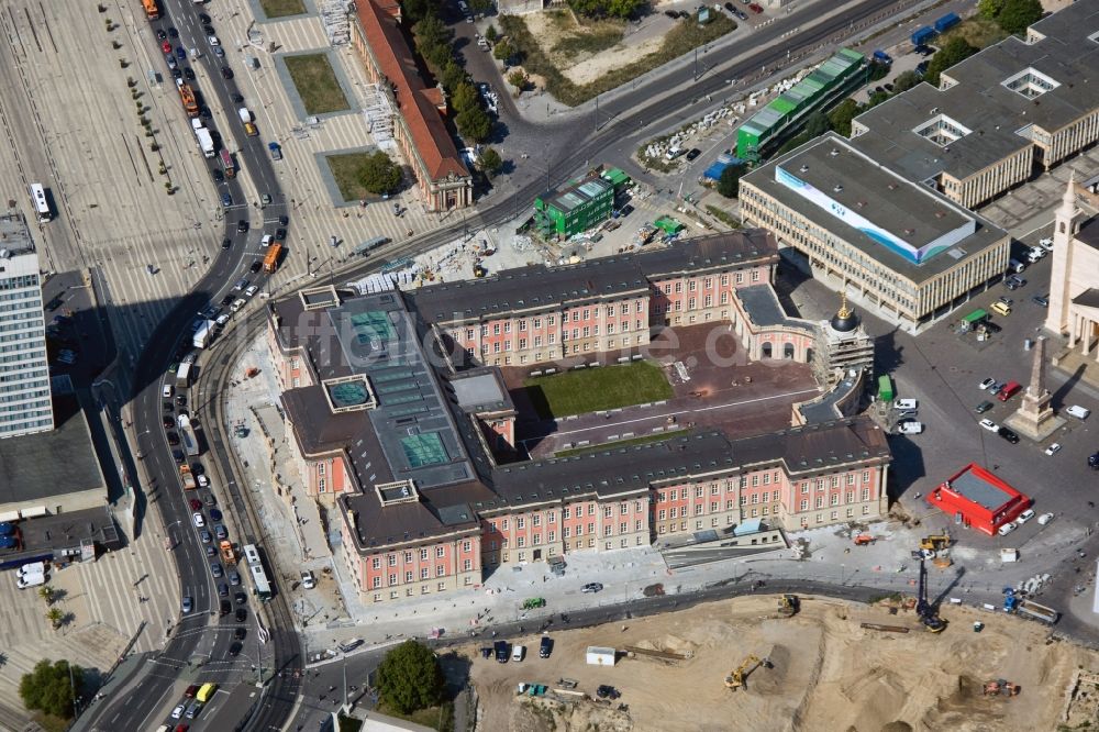 Potsdam aus der Vogelperspektive: Neubau des Stadtschloß und Brandenburger Landtag in Potsdam im Bundesland Brandenburg