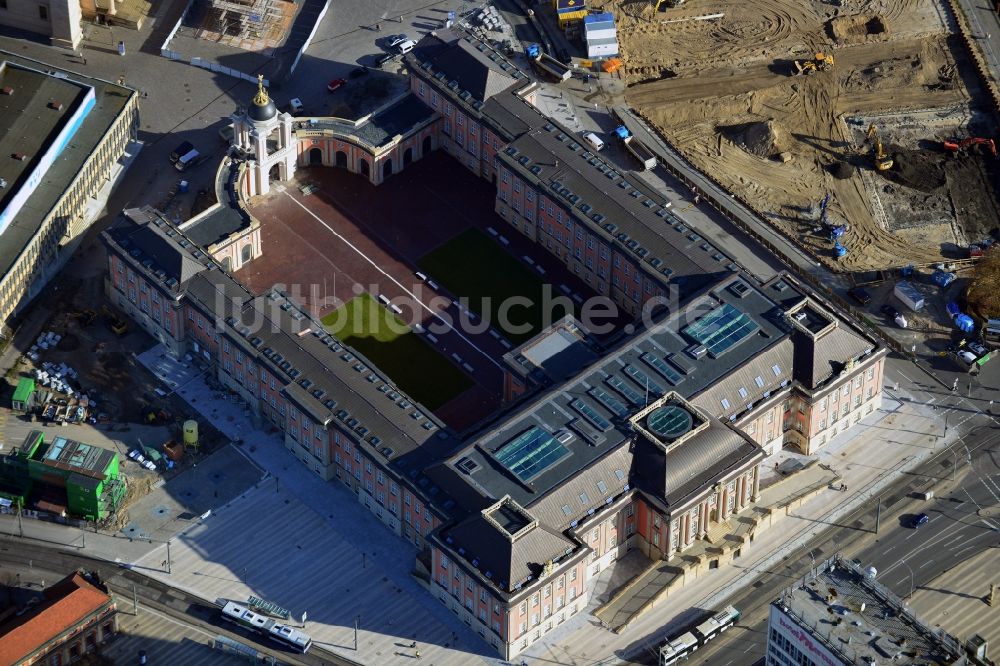 Potsdam von oben - Neubau des Stadtschloß und Brandenburger Landtag in Potsdam im Bundesland Brandenburg