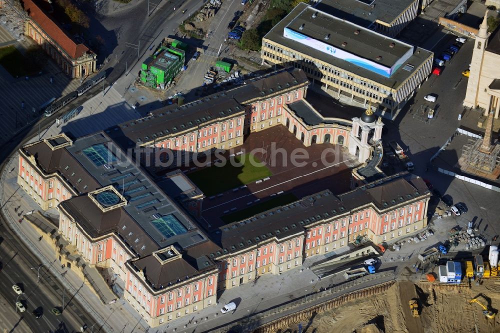 Luftaufnahme Potsdam - Neubau des Stadtschloß und Brandenburger Landtag in Potsdam im Bundesland Brandenburg