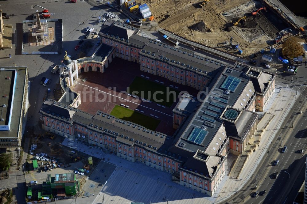 Luftbild Potsdam - Neubau des Stadtschloß und Brandenburger Landtag in Potsdam im Bundesland Brandenburg