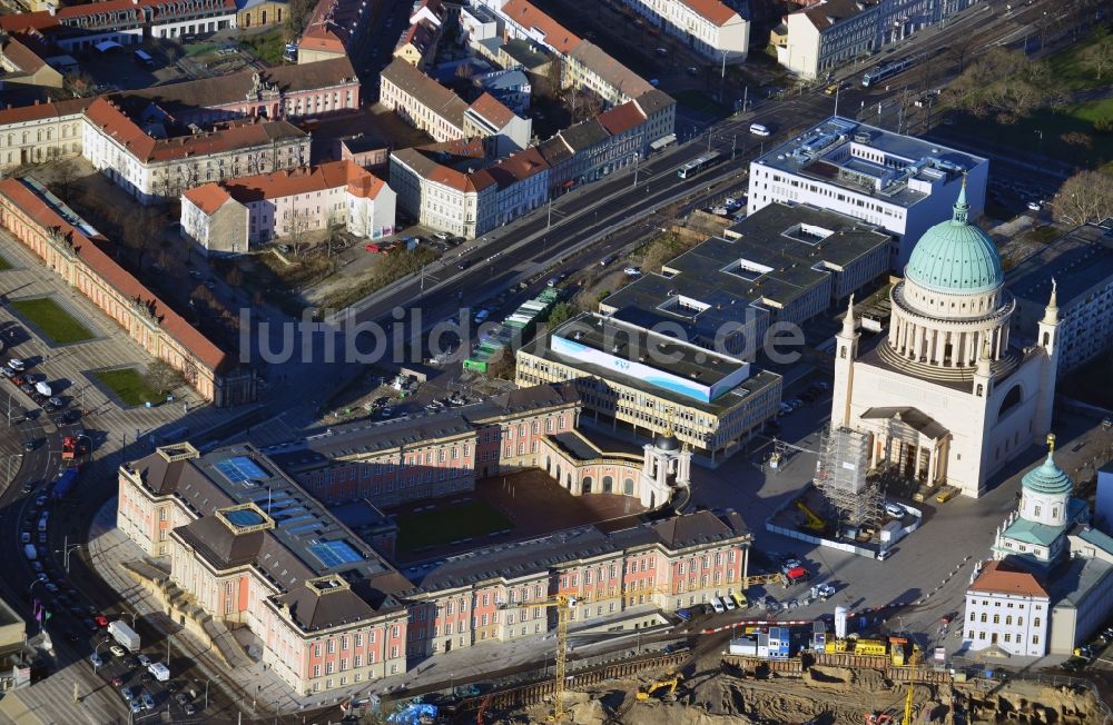 Luftbild Potsdam - Neubau des Stadtschloß und Brandenburger Landtag in Potsdam im Bundesland Brandenburg