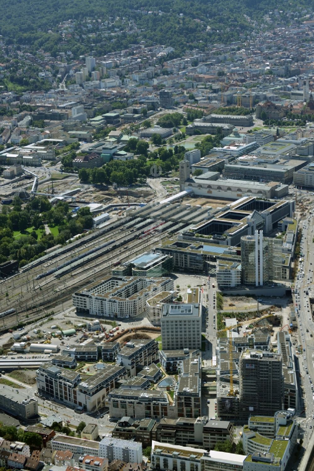 Stuttgart aus der Vogelperspektive: Neubau des Stadtteilzentrums und Einkaufszentrum Milaneo im Europaviertel der Landeshauptstadt Stuttgart im Bundesland Baden-Württemberg BW