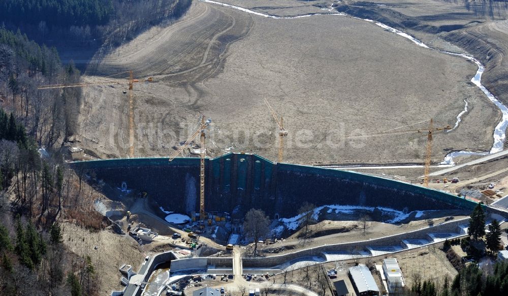 Klingenberg aus der Vogelperspektive: Neubau der Staumauer der Talsperre Wasserkraftwerk Klingenberg in Klingenberg im Bundesland Sachsen, Deutschland