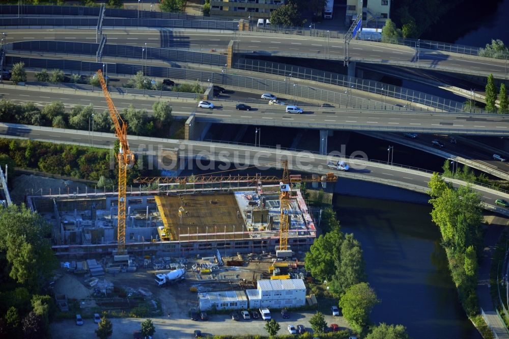 Berlin Neukölln von oben - Neubau einer Sterilisationsfertigung auf dem Werksgelände der BIOTRONIK SE & Co. KG an der Woermannkehre in Berlin Neukölln