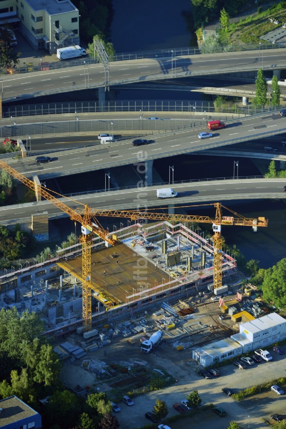 Luftaufnahme Berlin Neukölln - Neubau einer Sterilisationsfertigung auf dem Werksgelände der BIOTRONIK SE & Co. KG an der Woermannkehre in Berlin Neukölln