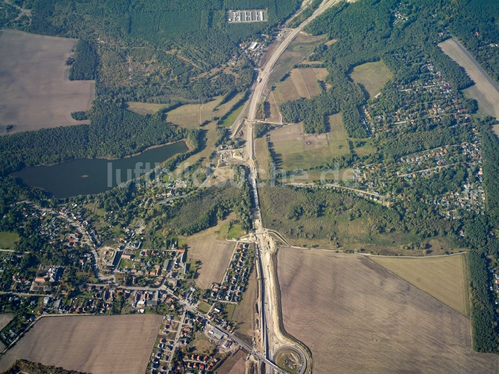 Luftbild Stahnsdorf - Neubau des Streckenverlauf der L40 sowie Brückenbau über diese in Stahnsdorf im Bundesland Brandenburg