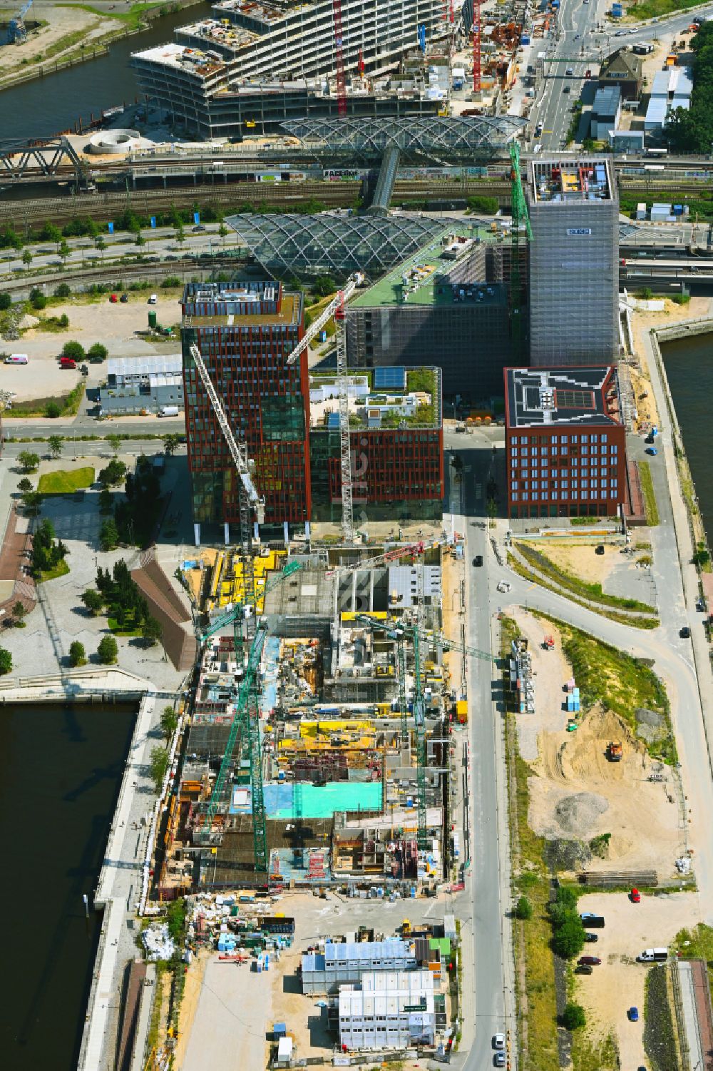 Hamburg aus der Vogelperspektive: Neubau eines Studenten- Wohnheim im Ortsteil HafenCity in Hamburg, Deutschland