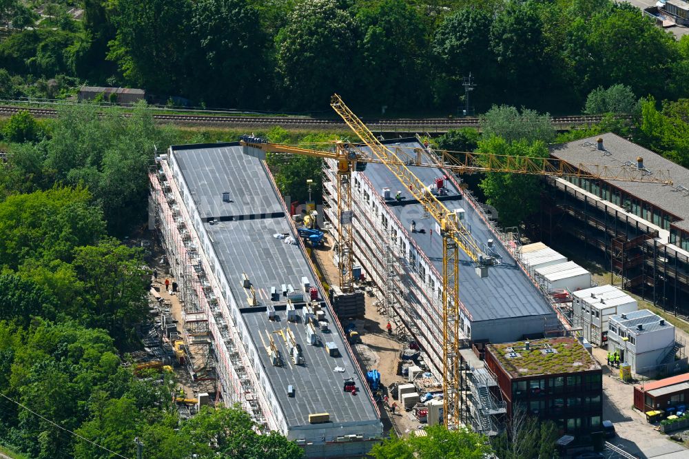 Luftaufnahme Berlin - Neubau eines Studenten- Wohnheim Studierendendorf EBA51 im Ortsteil Plänterwald in Berlin, Deutschland