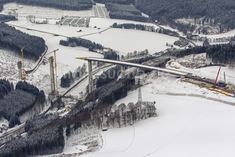 Bestwig von oben - Neubau der Talbrücke Nuttlar der BAB Bundesautobahn A46 bei Bestwig in Nordrhein-Westfalen