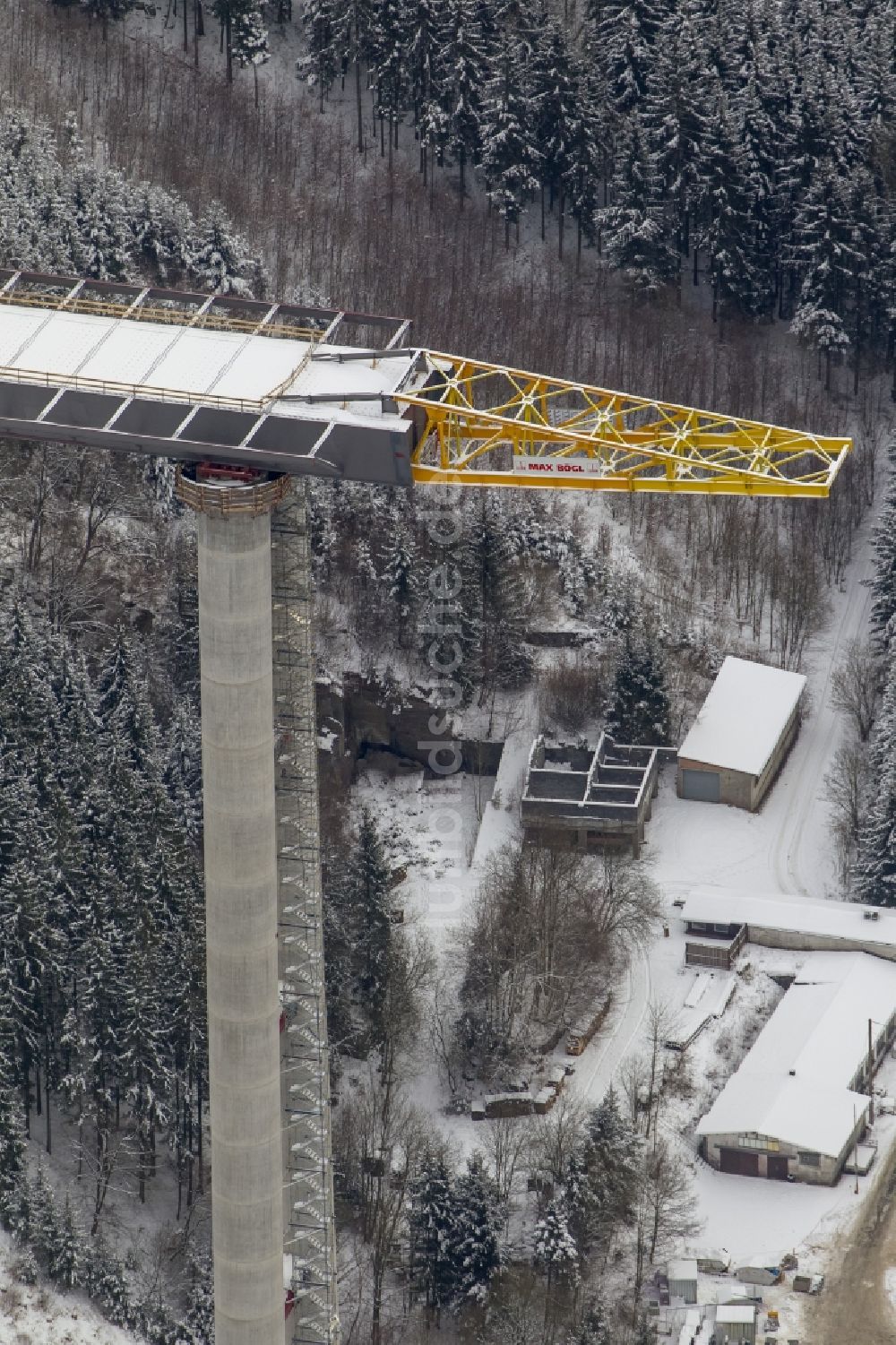 Luftaufnahme Bestwig - Neubau der Talbrücke Nuttlar der BAB Bundesautobahn A46 bei Bestwig in Nordrhein-Westfalen