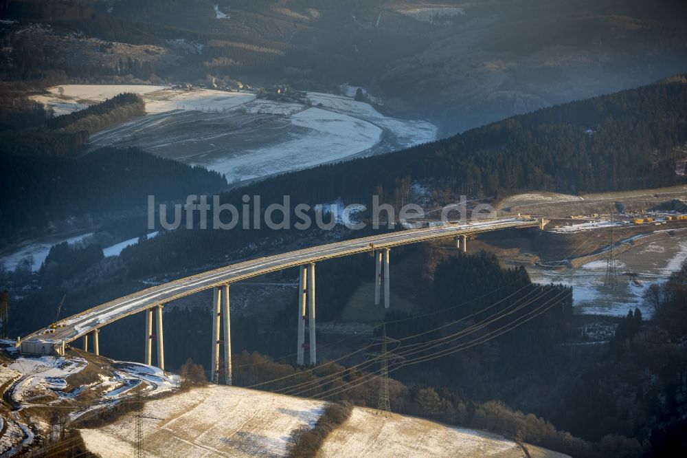 Bestwig von oben - Neubau der Talbrücke Nuttlar der BAB Bundesautobahn A46 bei Bestwig in Nordrhein-Westfalen