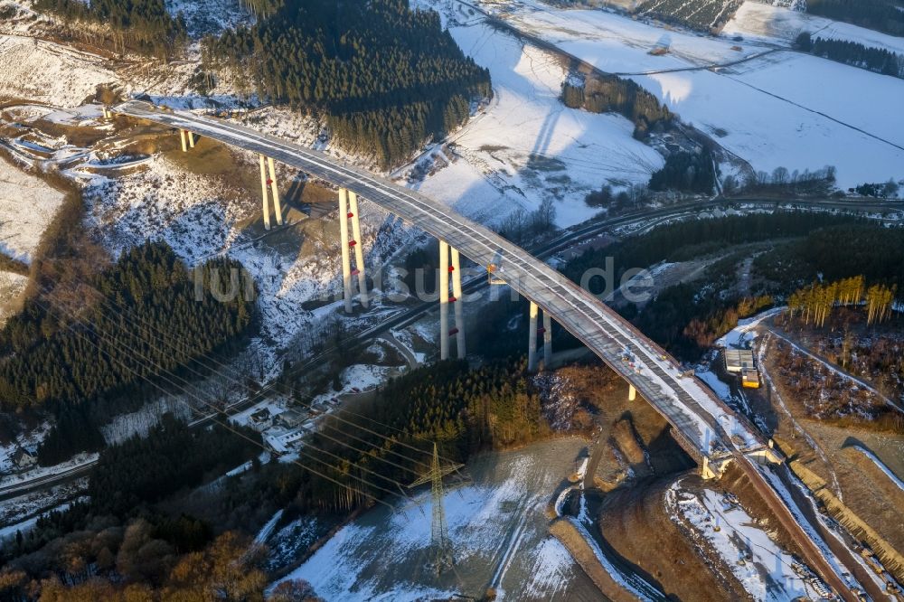 Bestwig von oben - Neubau der Talbrücke Nuttlar der BAB Bundesautobahn A46 bei Bestwig in Nordrhein-Westfalen