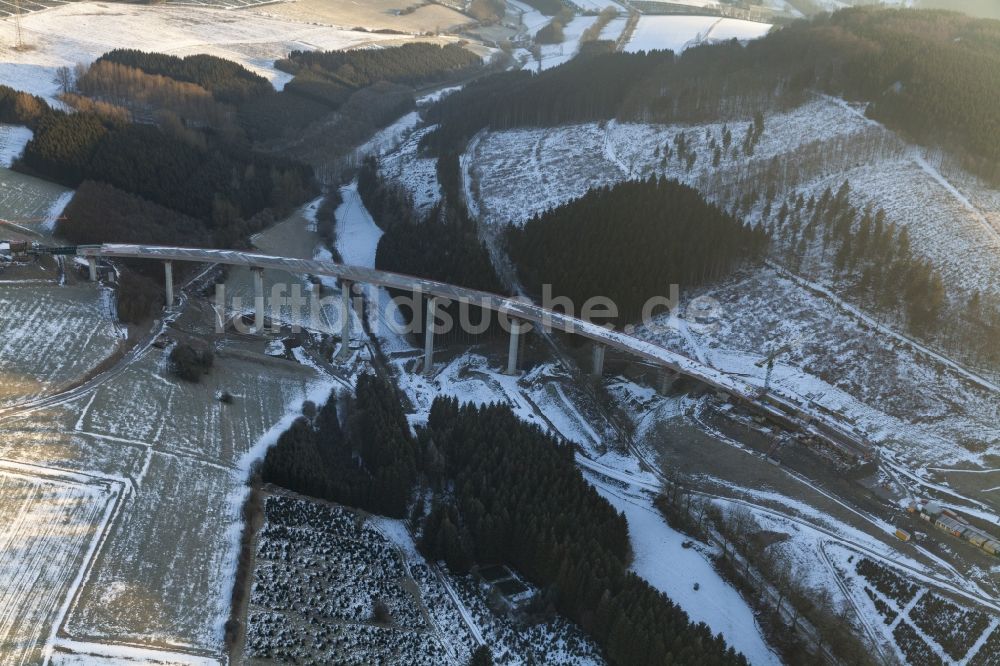 Bestwig von oben - Neubau der Talbrücke Nuttlar der BAB Bundesautobahn A46 bei Bestwig in Nordrhein-Westfalen