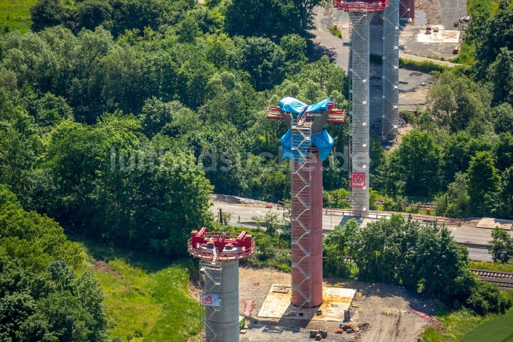 Luftbild Bestwig - Neubau der Talbrücke Nuttlar der BAB Bundesautobahn A46 bei Bestwig in Nordrhein-Westfalen