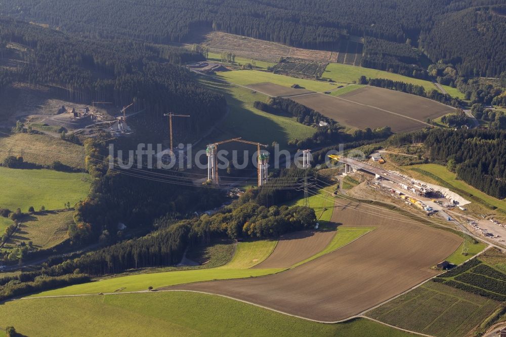 Luftbild Bestwig - Neubau der Talbrücke Nuttlar im zuge des Lückenschlußes der A46 zwischen Nuttlar und Bestwig bei Bestwig im Bundesland Nordrhein-Westfalen