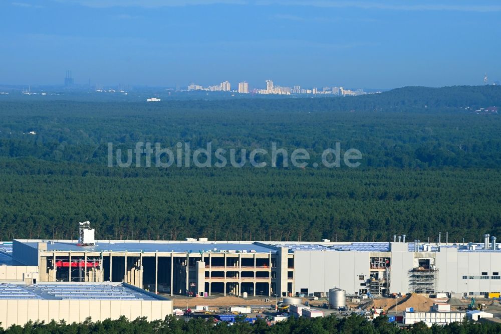 Luftaufnahme Grünheide (Mark) - Neubau der Tesla Gigafactory 4 im Ortsteil Freienbrink in Grünheide (Mark) im Bundesland Brandenburg, Deutschland