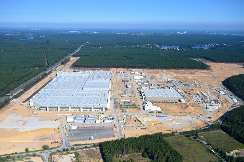 Luftaufnahme Grünheide (Mark) - Neubau der Tesla Gigafactory 4 im Ortsteil Freienbrink in Grünheide (Mark) im Bundesland Brandenburg, Deutschland