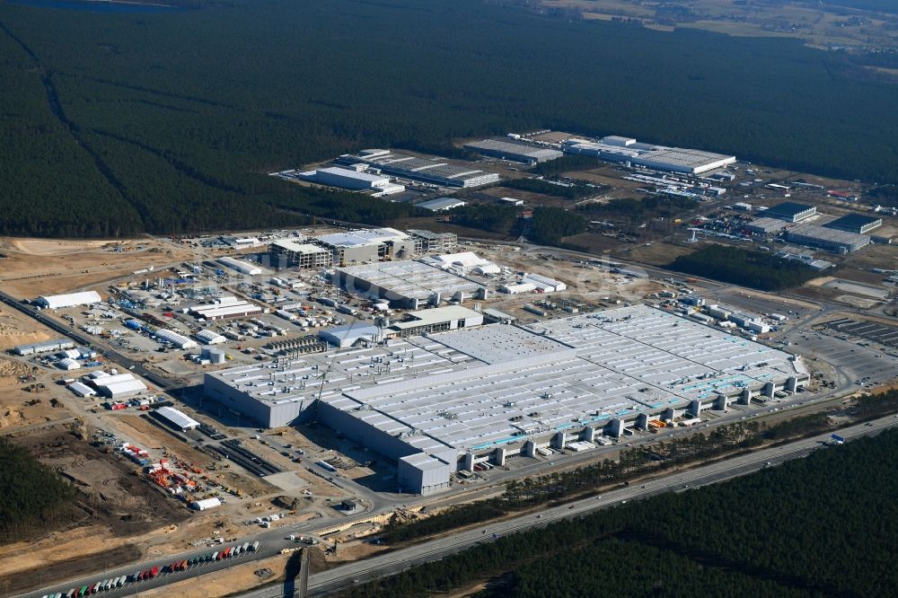 Grünheide (Mark) von oben - Neubau der Tesla Gigafactory 4 im Ortsteil Freienbrink in Grünheide (Mark) im Bundesland Brandenburg, Deutschland