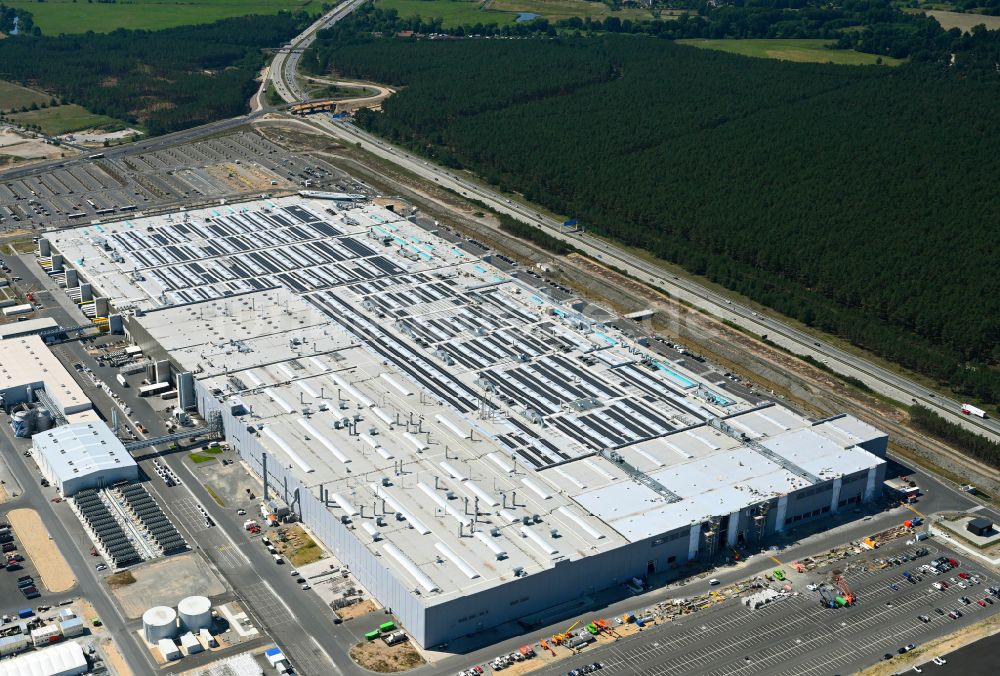 Grünheide (Mark) von oben - Neubau der Tesla Gigafactory 4 im Ortsteil Freienbrink in Grünheide (Mark) im Bundesland Brandenburg, Deutschland