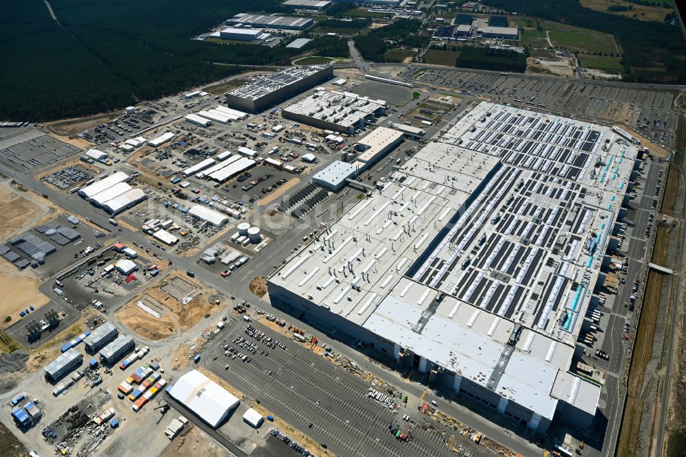 Grünheide (Mark) aus der Vogelperspektive: Neubau der Tesla Gigafactory 4 im Ortsteil Freienbrink in Grünheide (Mark) im Bundesland Brandenburg, Deutschland