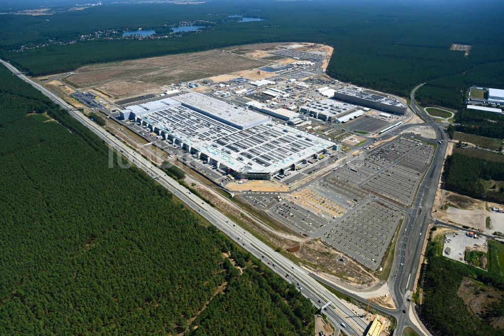 Grünheide (Mark) von oben - Neubau der Tesla Gigafactory 4 im Ortsteil Freienbrink in Grünheide (Mark) im Bundesland Brandenburg, Deutschland