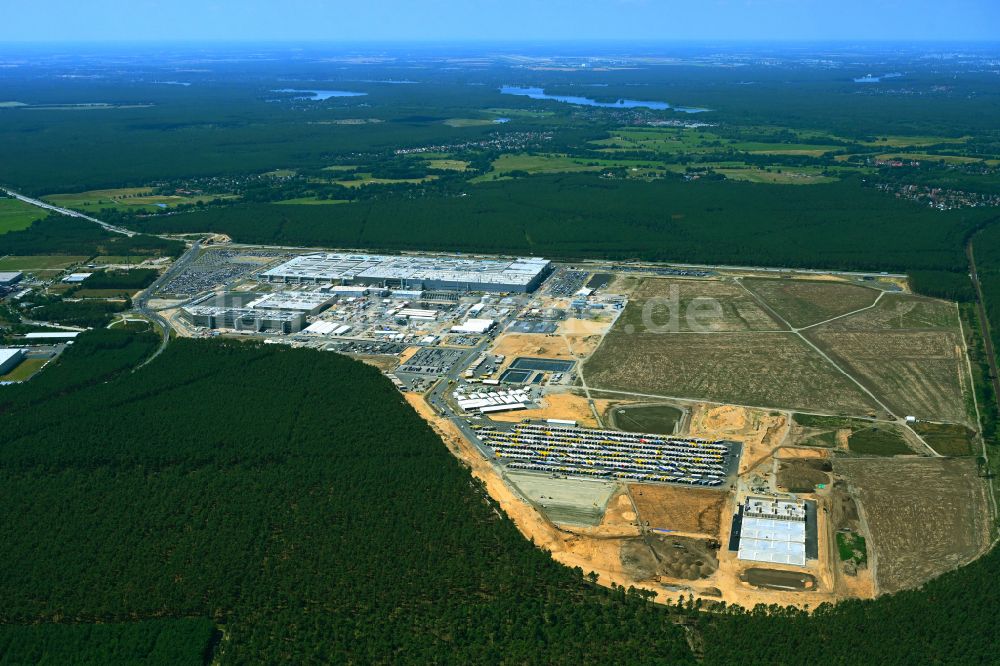 Grünheide (Mark) von oben - Neubau der Tesla Gigafactory 4 im Ortsteil Freienbrink in Grünheide (Mark) im Bundesland Brandenburg, Deutschland