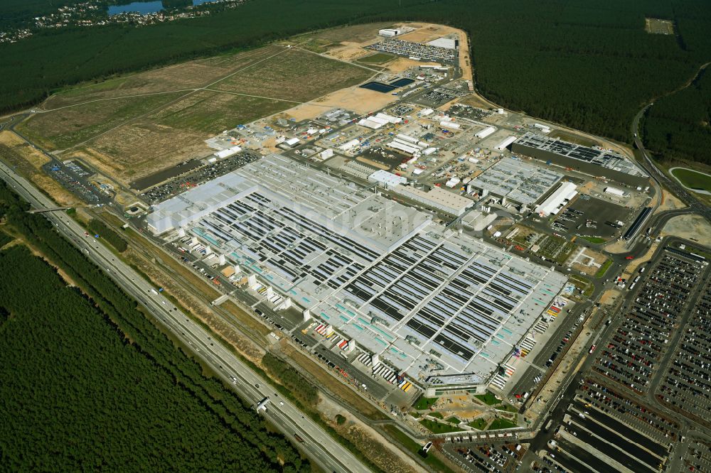 Grünheide (Mark) von oben - Neubau der Tesla Gigafactory 4 im Ortsteil Freienbrink in Grünheide (Mark) im Bundesland Brandenburg, Deutschland