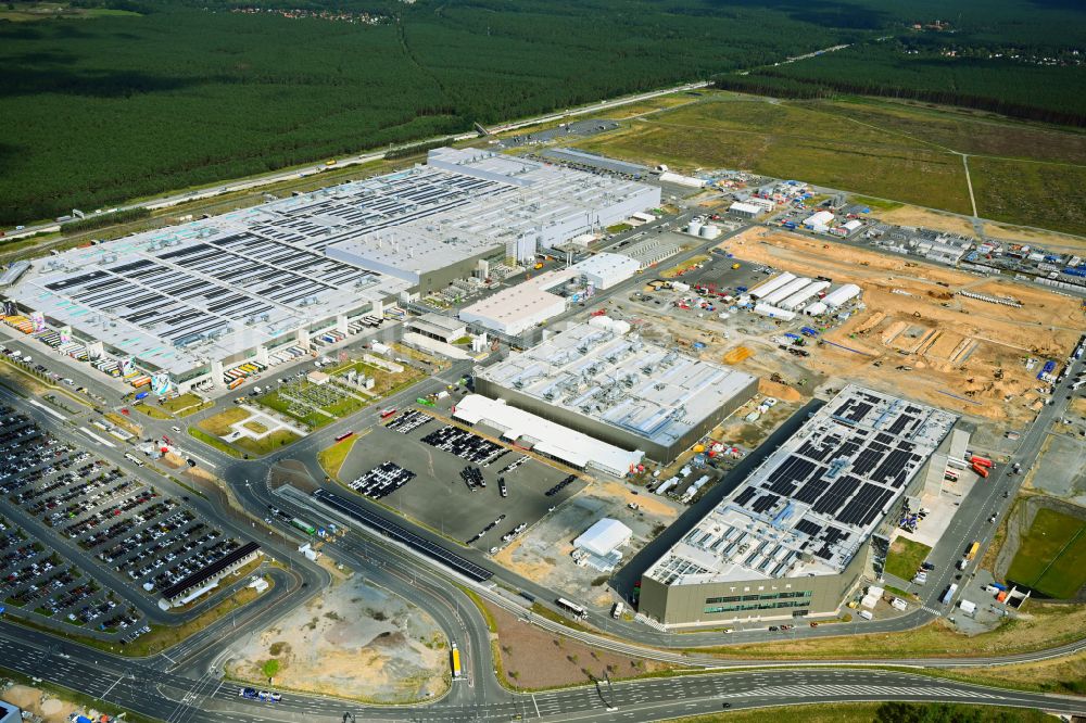 Grünheide (Mark) von oben - Neubau der Tesla Gigafactory 4 im Ortsteil Freienbrink in Grünheide (Mark) im Bundesland Brandenburg, Deutschland