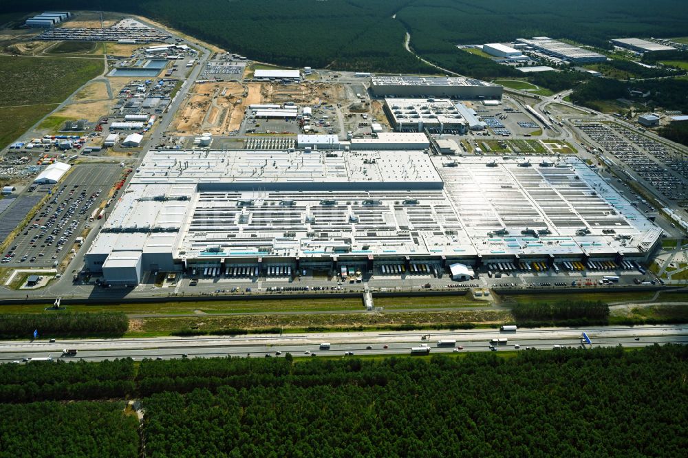 Grünheide (Mark) von oben - Neubau der Tesla Gigafactory 4 im Ortsteil Freienbrink in Grünheide (Mark) im Bundesland Brandenburg, Deutschland