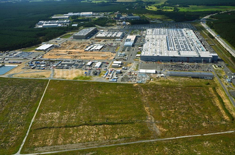 Grünheide (Mark) von oben - Neubau der Tesla Gigafactory 4 im Ortsteil Freienbrink in Grünheide (Mark) im Bundesland Brandenburg, Deutschland