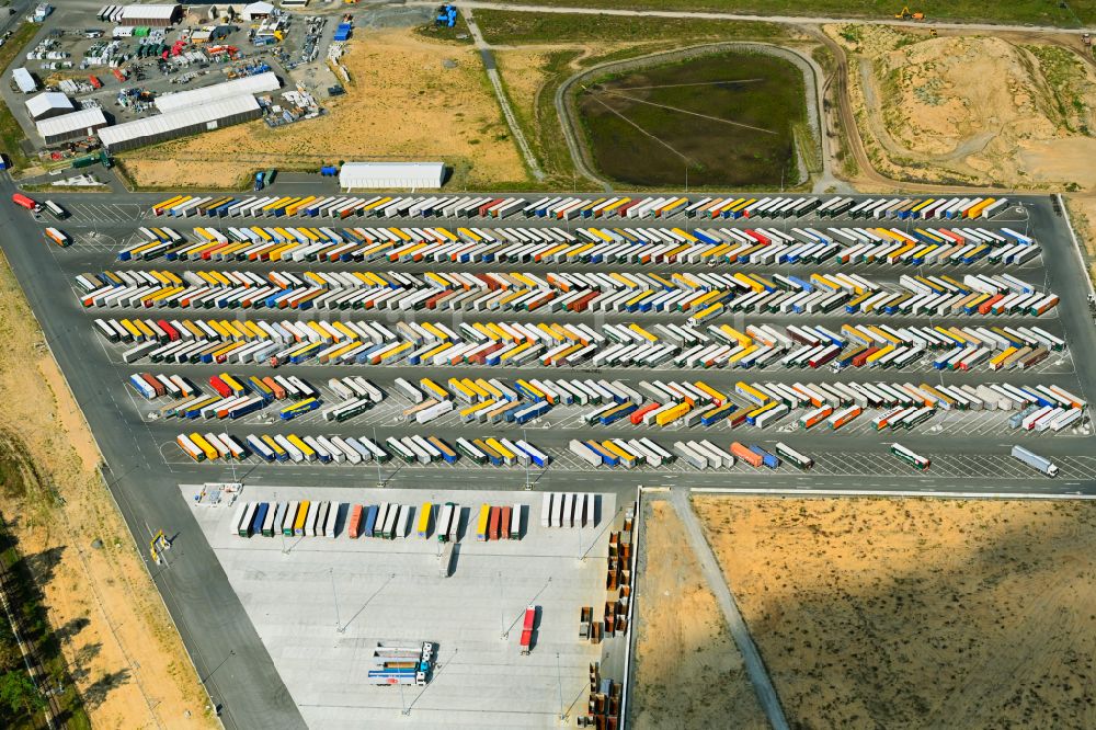 Grünheide (Mark) von oben - Neubau der Tesla Gigafactory 4 im Ortsteil Freienbrink in Grünheide (Mark) im Bundesland Brandenburg, Deutschland