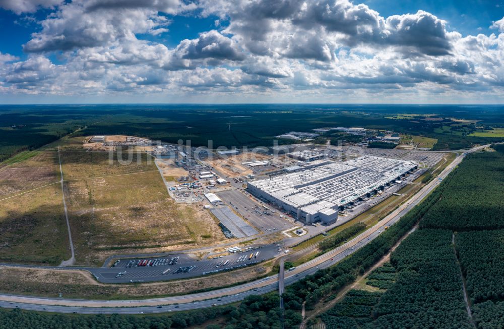 Grünheide (Mark) von oben - Neubau der Tesla Gigafactory 4 im Ortsteil Freienbrink in Grünheide (Mark) im Bundesland Brandenburg, Deutschland