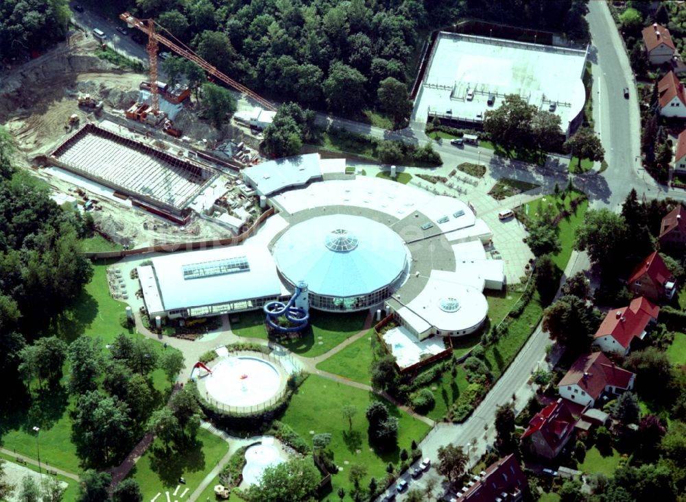 Luftbild Brandenburg an der Havel - Neubau der Therme und Schwimmbecken am Freibad der Freizeiteinrichtung Marienbad Brandenburg in Brandenburg an der Havel im Bundesland Brandenburg, Deutschland