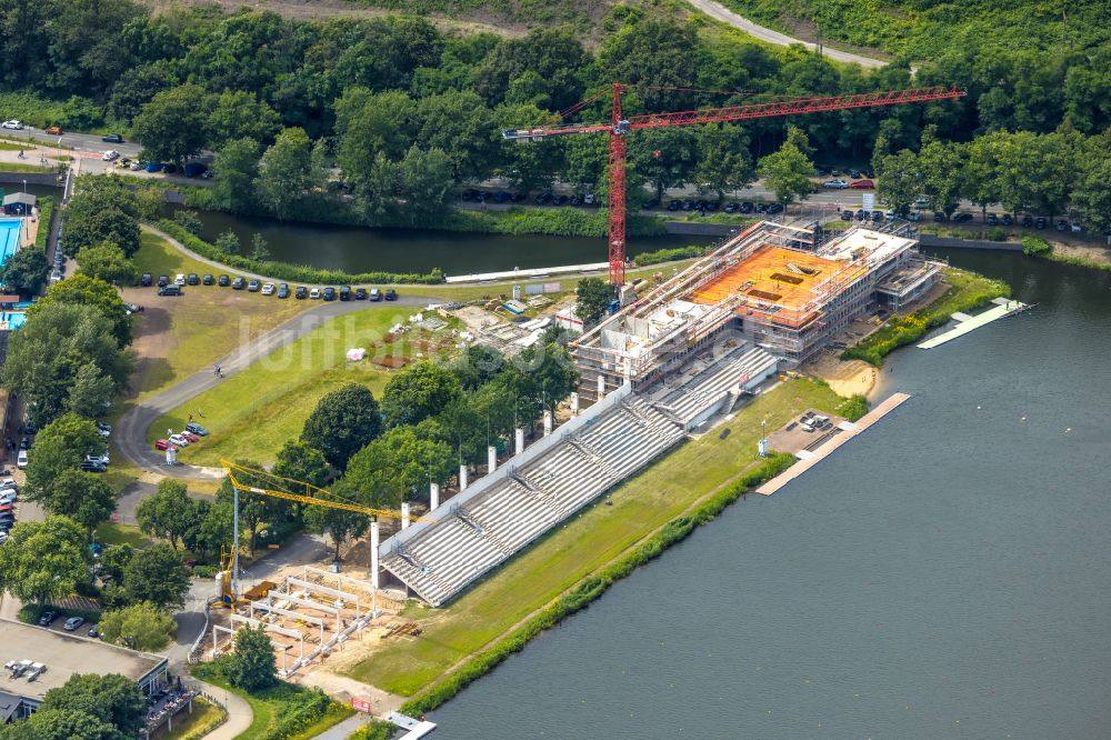 Luftbild Duisburg - Neubau Trainings- und Leistungssportzentrum eines Regattahauses mit Tribühne an der Regattabahn in Duisburg im Bundesland Nordrhein-Westfalen, Deutschland